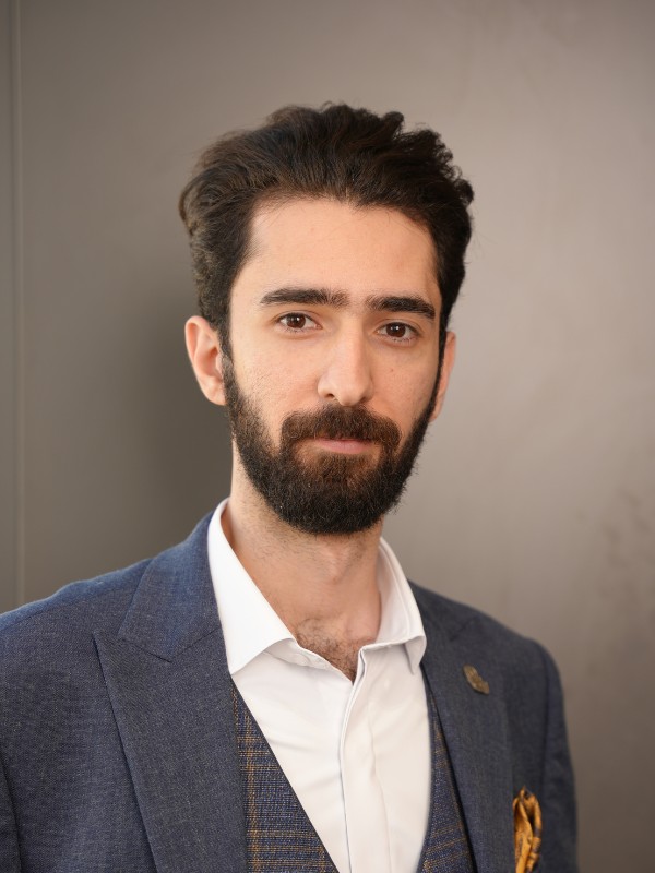 مهندس رضا حاجی پور - مهندس معمار در شرکت معماری اتفاق